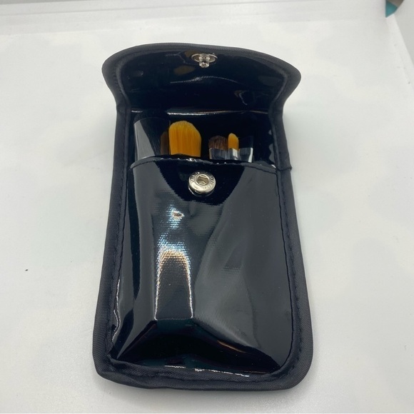 Make-Up Brush Travel Set With 5 Brushes/ Mirror/ Case New With Tags - Picture 3 of 5